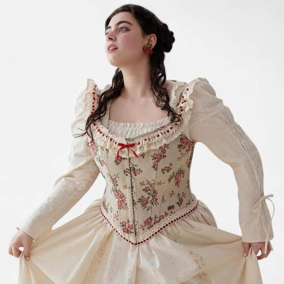 Lacemade Curve & Plus Rosey Cottage Corset - Picture 2 of 5